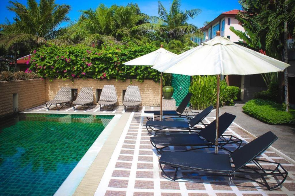 Royal Lee Resort And Spa Nai Yang Beach Exterior foto