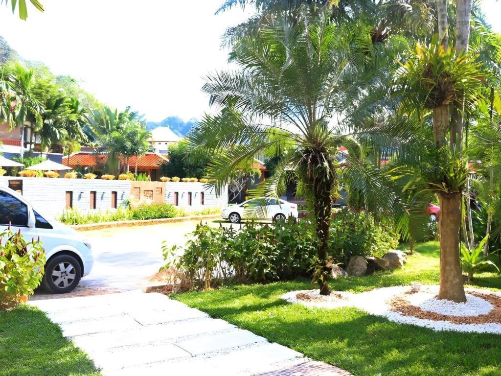 Royal Lee Resort And Spa Nai Yang Beach Exterior foto