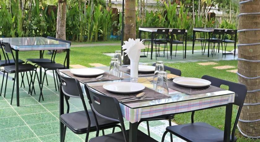 Royal Lee Resort And Spa Nai Yang Beach Exterior foto